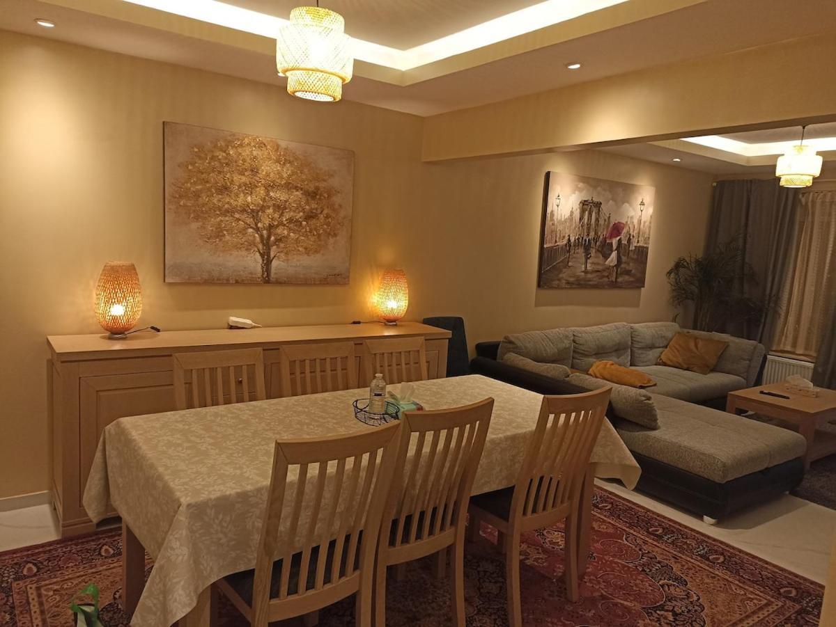 Cosy House With 3 And Garden Near *