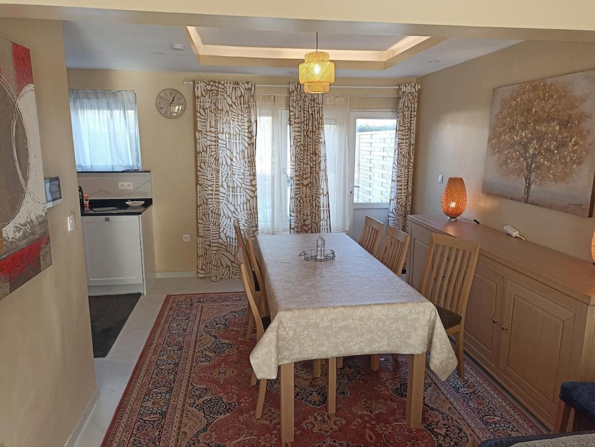 Cosy House With 3 And Garden Near