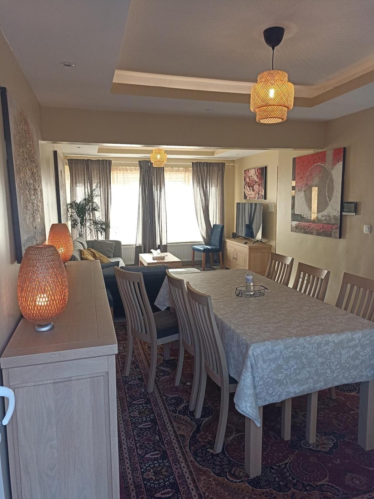Cosy House With 3 And Garden Near Сasa de vacaciones